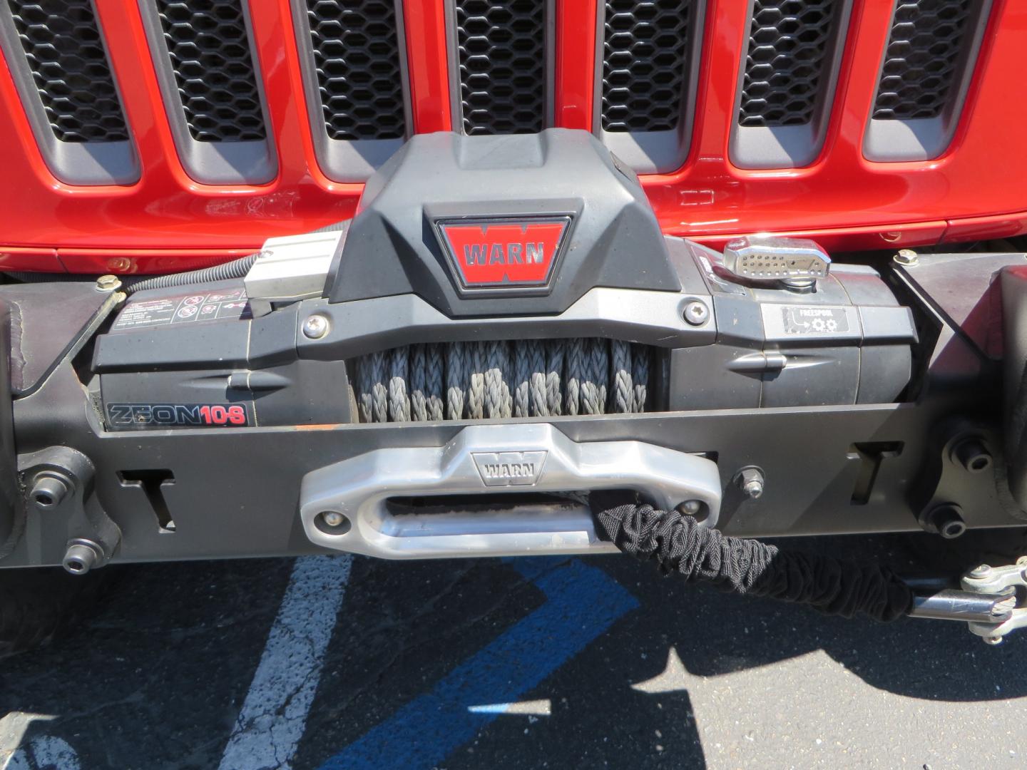 2019 Red /Black Jeep Wrangler Unlimited Rubicon (1C4HJXFN7KW) with an 2.0L L4 DOHC 16V TURBO engine, automatic transmission, located at 2630 Grass Valley Highway, Auburn, CA, 95603, (530) 508-5100, 38.937893, -121.095482 - Rubicon JL ready for all of your offroad adventures. This Jeep is sitting on a Rubicon Express lift kit, RE 2.5 Extreme series shocks, 17" Method bead grip wheels, 37" BFG KO2 tires, EVO front bumper, Warn winch, Road Armor rock slliders, and a HD Jeep spare tire carrier. - Photo#11